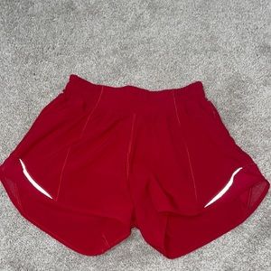 lululemon red hotty hot shorts size 2 4 inch